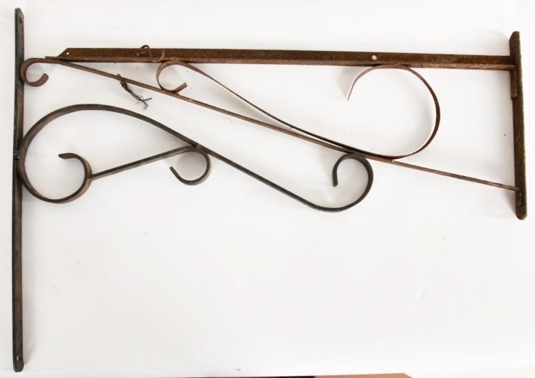 2 METAL SIGN BRACKETS (1 of 1)