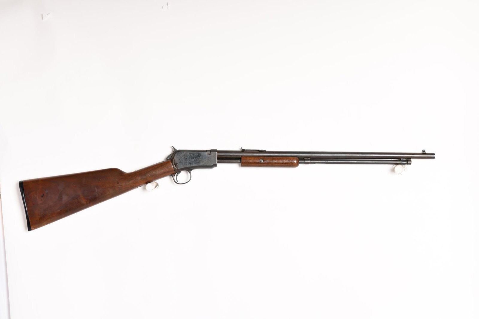 S#392256 Winchester Model 1906 22 short only pump: Very poor condition cosmetically. Butt plate not original. Missing magazine follower. Built 1913