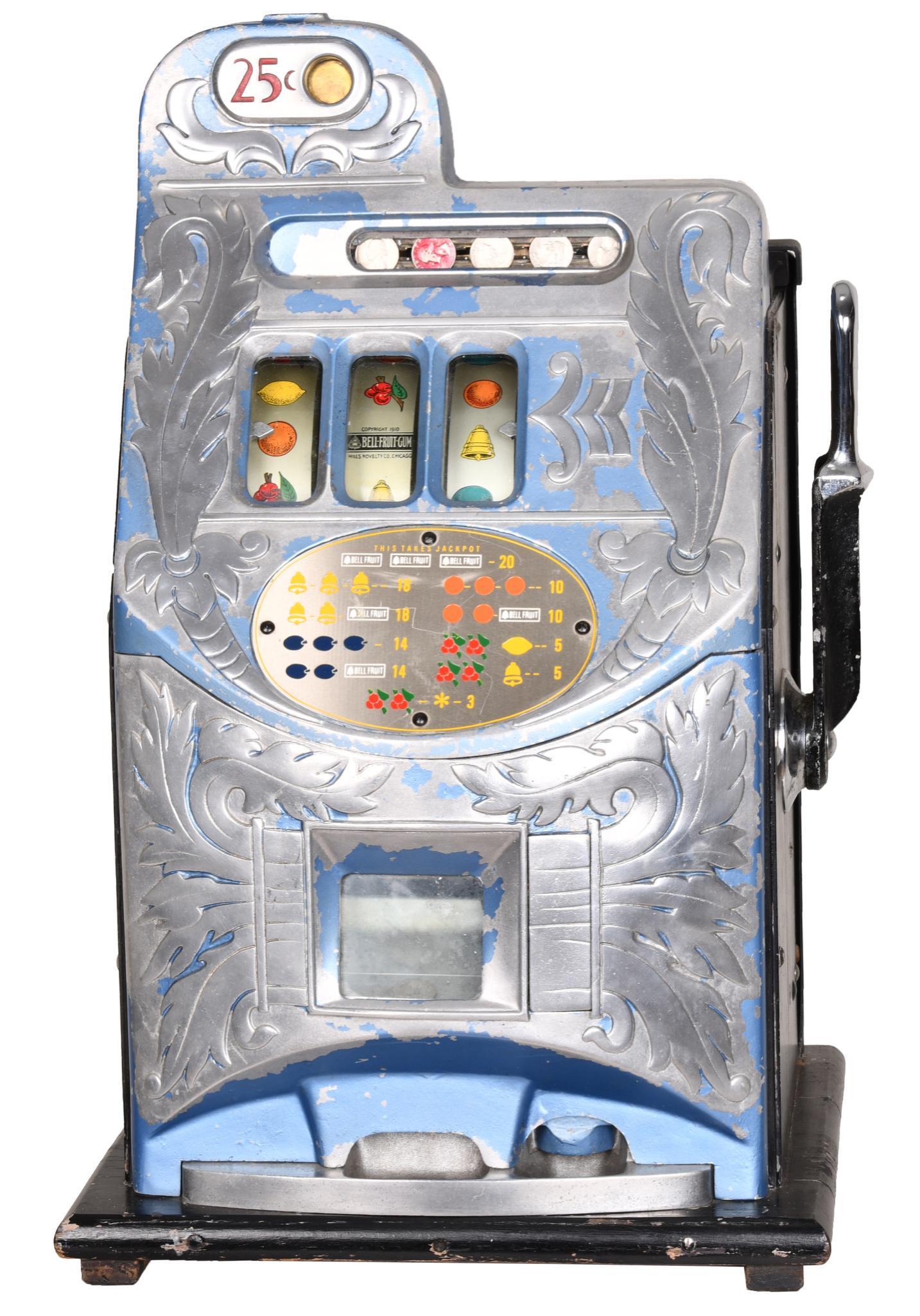 Mills Plume 25 Cent Slot Machine (1 of 3)