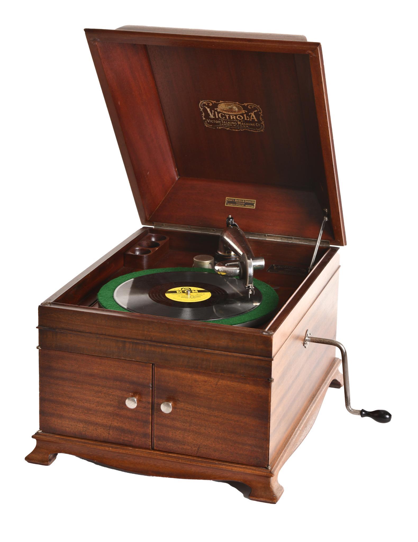 Victrola Record Player Style #VV-IX (1 of 7)