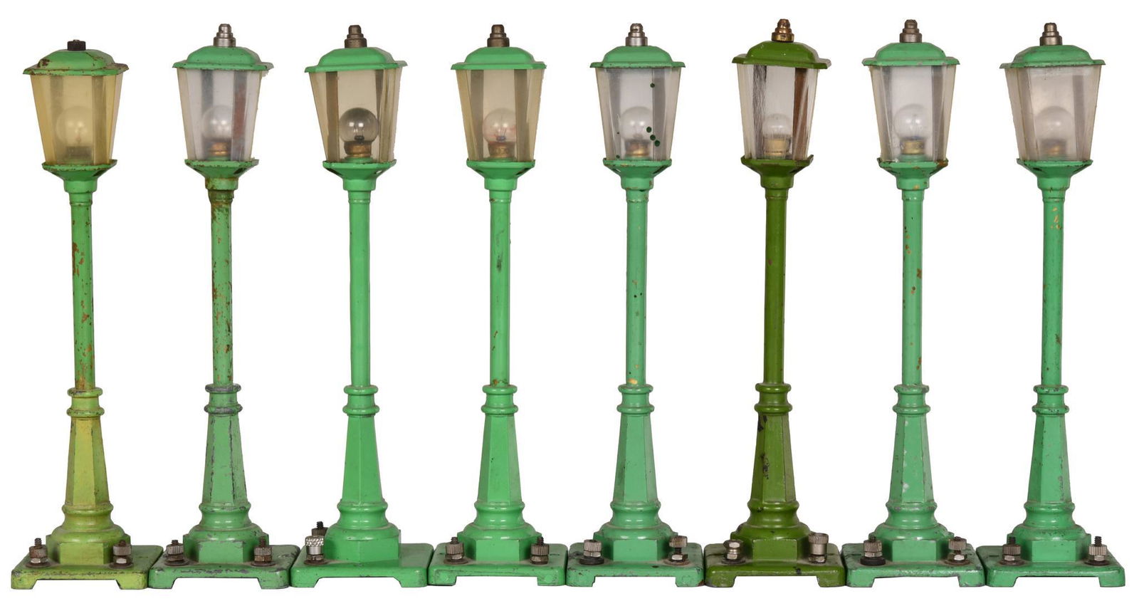 8-Lionel 56 Lamp Post (type I) (1924-1942) (1 of 1)