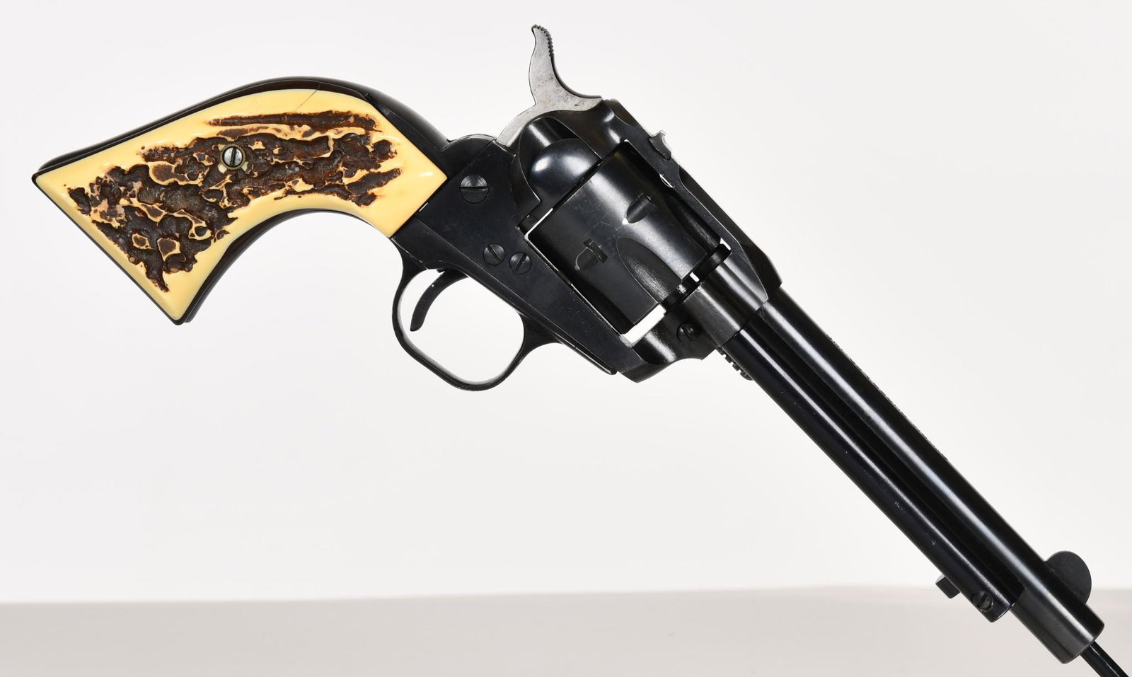 Ruger old model Single Six .22 Revolver S#809863: 5.5" barrel faux stag grips very good condition L#42