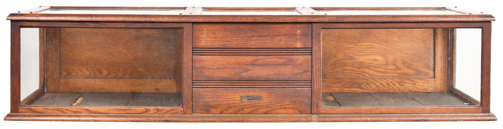 Counter-Top Oak Showcase/Cash Register (1 of 3)