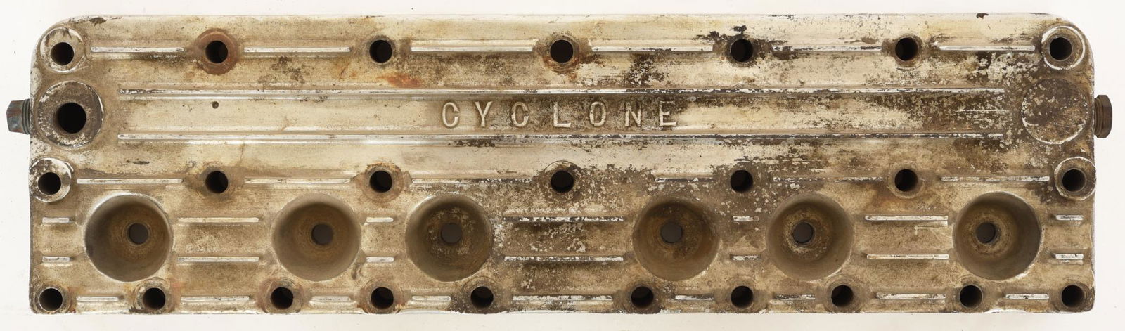 Cyclone Straight 6 Finned Head (1 of 2)