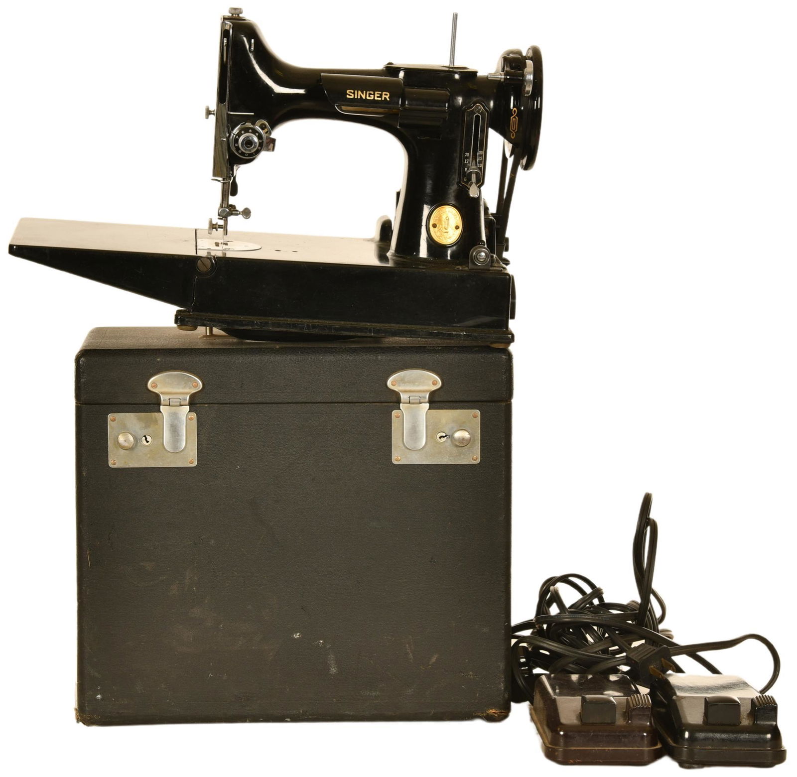 Singer 221 Featherweight Sewing Machine In Case (1 of 4)