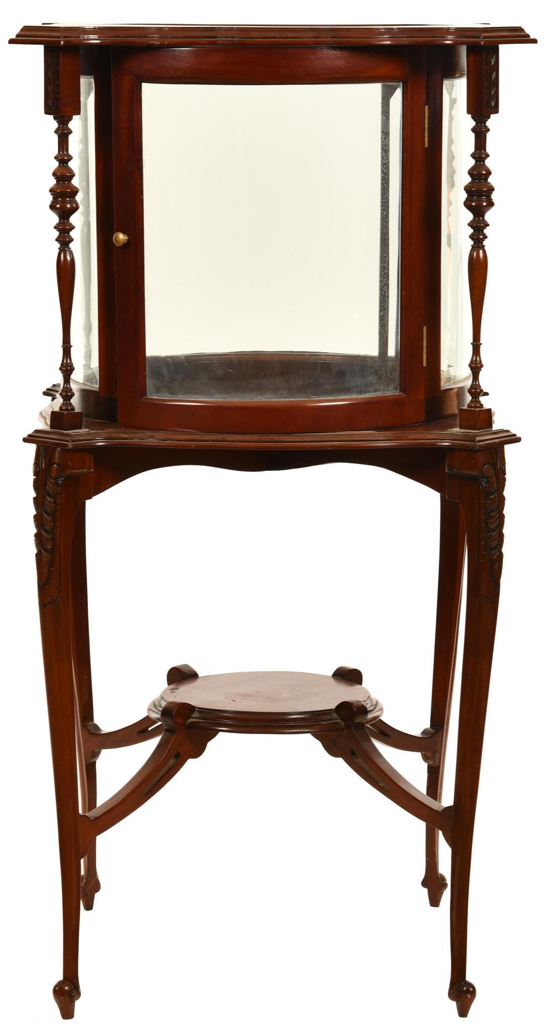 Early Round Display Case (1 of 2)