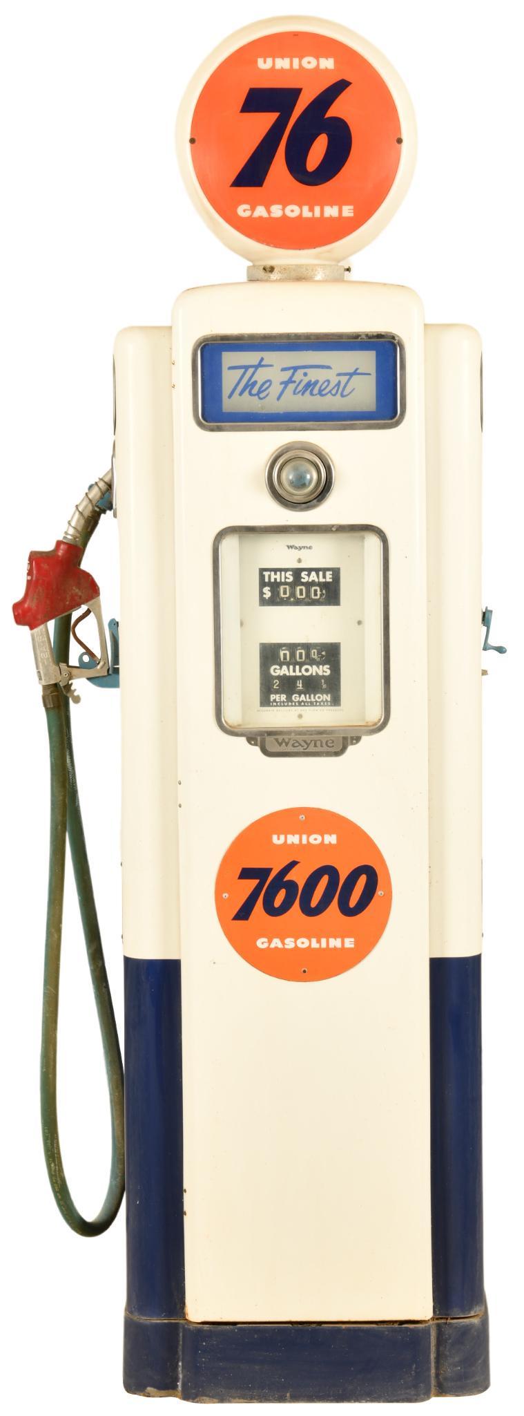 Unrestored Union 76 Wayne 70 Gas Pump (1 of 2)