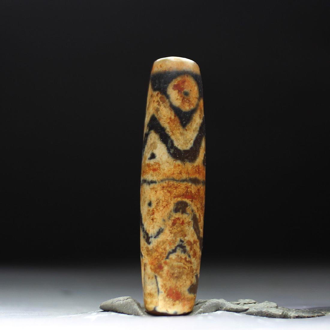 TIBETAN DZI AGATE BEAD (1 of 3)