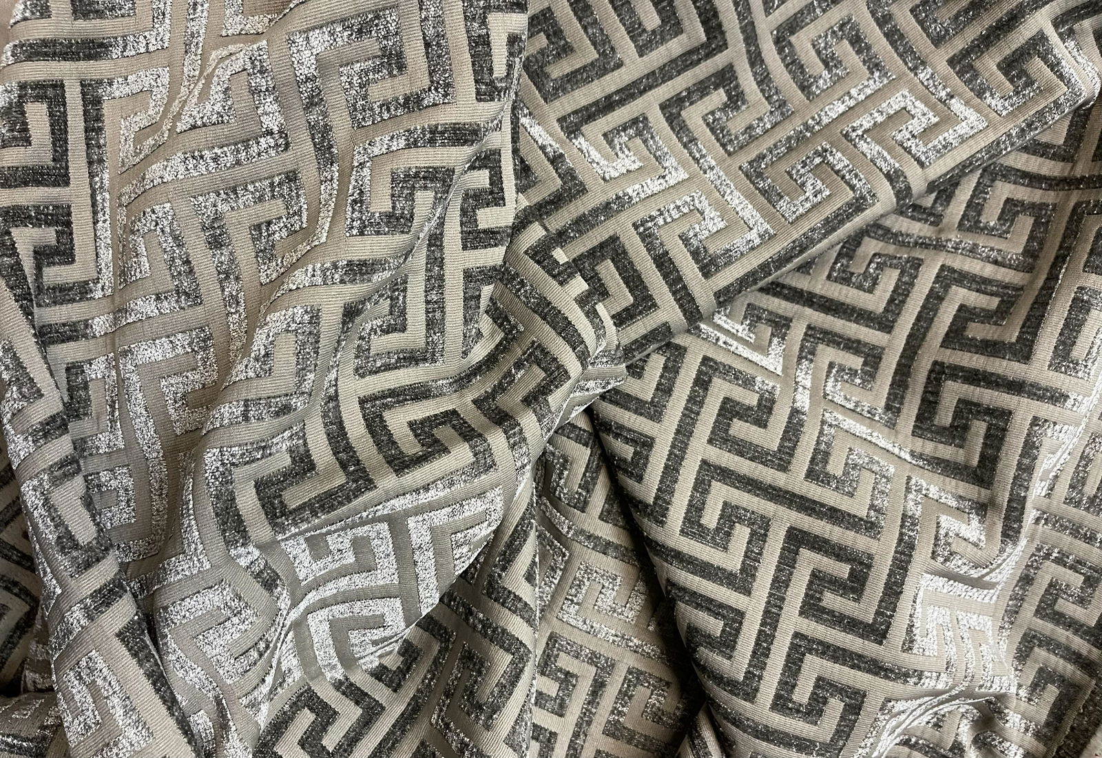 10 YARDS LOT OF CHENILLE UPHOLSTERY FABRIC GREEK KEY (1 of 4)