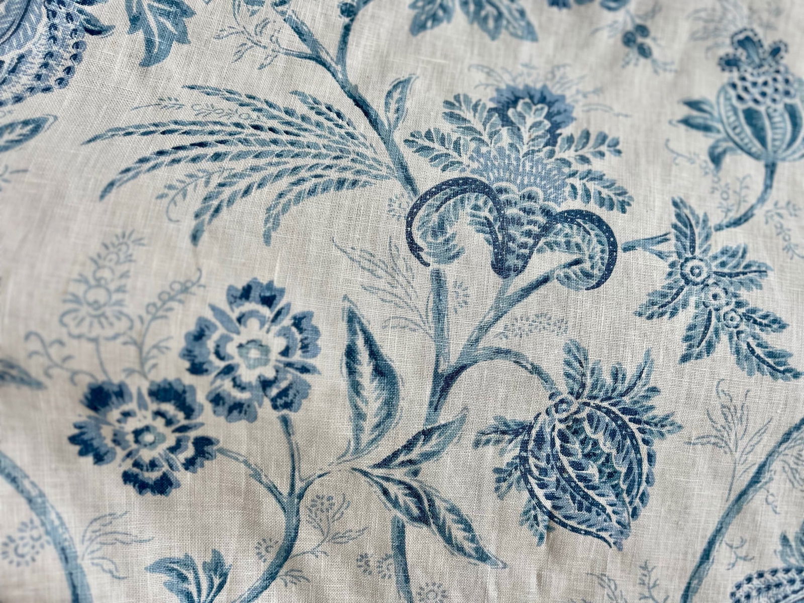 SCHUMACHER CHINOISERIE FABRIC IN CHINA BLUE 100 % LINEN 4 YARDS: 100% Linen Schumacher Fabric "Chinoiserie Vine" Designed by Mark D Sikes. Total of 4 Yards and 18 inches, width 54 inches. Shipping in the U.S via USPS Priority Mail $25