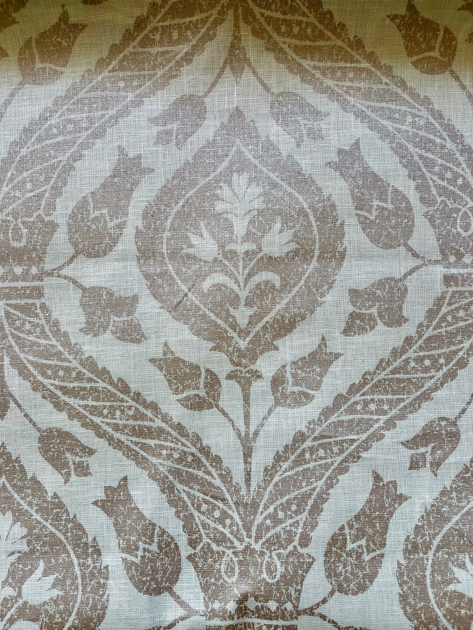 CANDICE OLSON FABRIC 9 YARDS LIGHT GREEN: TOTAL OF 9 YARDS APPROX, LENGHT 54 INCHES. SHIPPING IN THE U.S VIA USPS PRIORITY MAIL $30