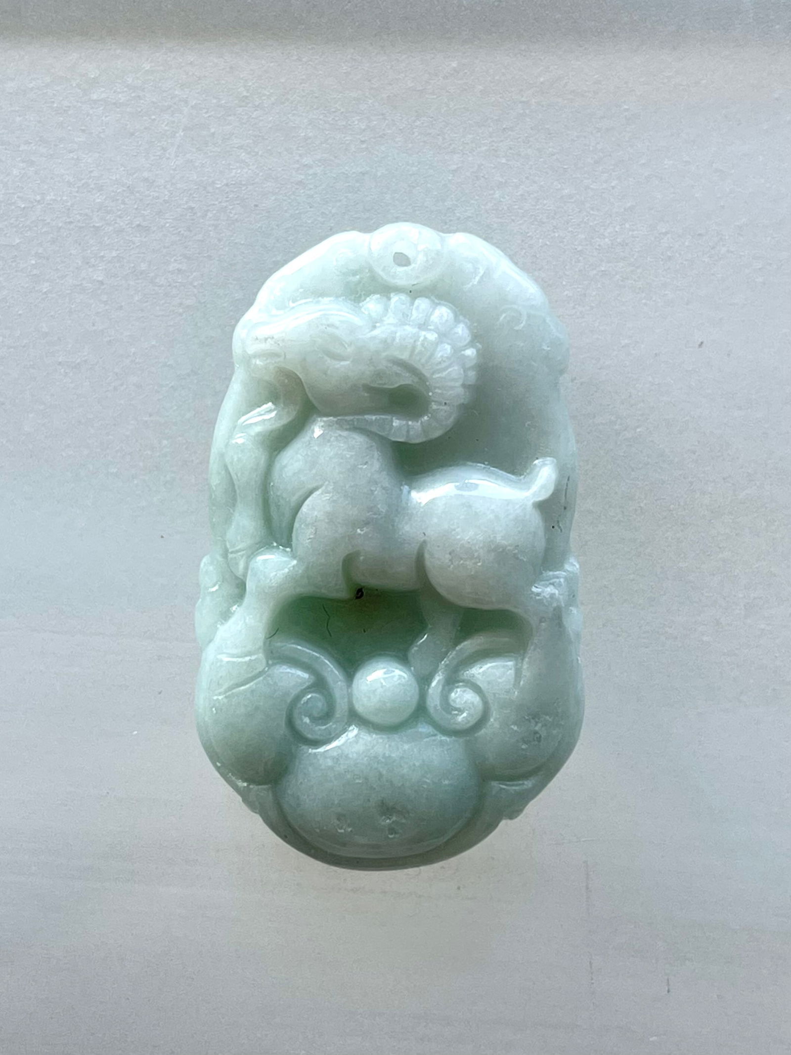 CHINESE ZODIAC JADE PENDANT RAM: SIZE: 3.5cm X 2cm.