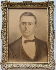 ANTIQUE PORTRAIT ON VICTORIAN ORNATE WOOD FRAME