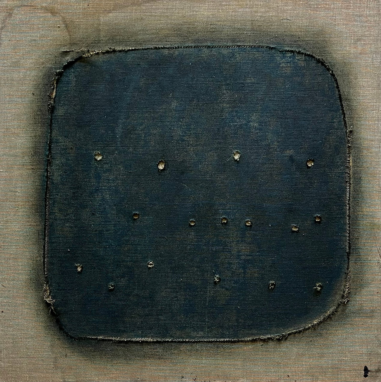 VINTAGE MINIMALIST OIL ON LINEN BOARD PAINTING: ARTWORK IS UNFRAMED. UNSIGNED. SIZE: 12.5 X 12.5 INCHES APPROX. SHIPPING IN THE U.S VIA USPS PRIORITY MAIL $20
