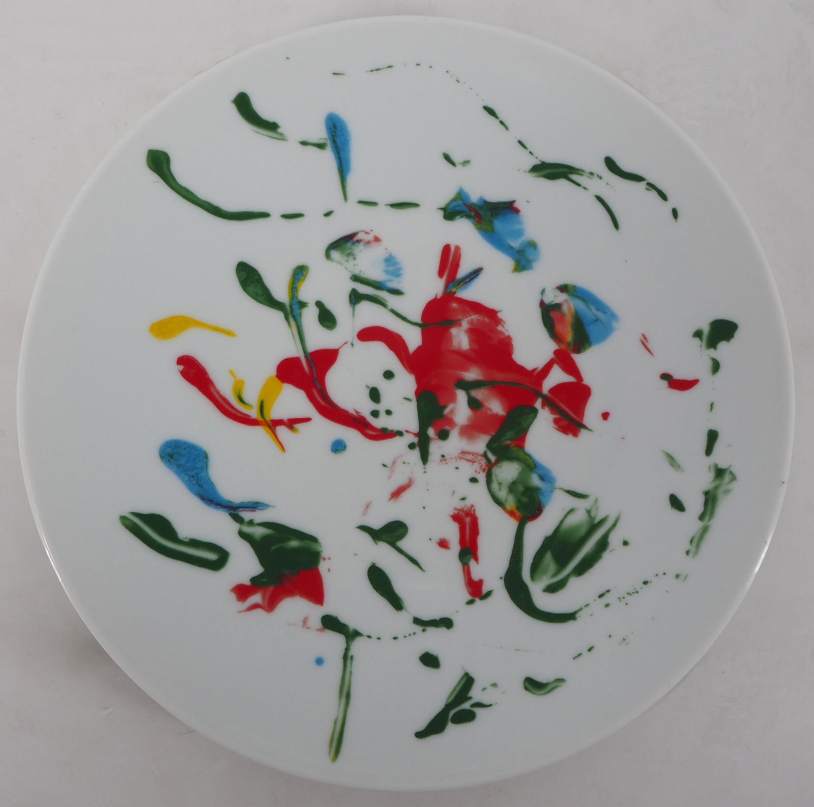 Zao Wou-Ki: ZAO Wou-Ki Graminées Sérigraphie sur Porcelaine de Limoges Signée au verso 22cm de diamètre Réalisation effectuée par le célèbre porcelainier Bernardaud, é