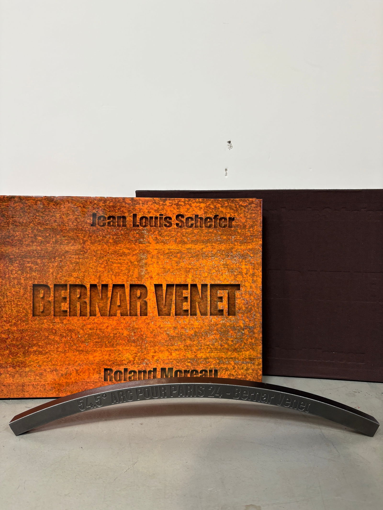 Sport: Bernar VENET (b. 1941)Reproduction of an arch from the monumental work "Convergence: 54.5° Arc x 14" exhibited at the Olympic Aquatic Center for the Paris 2024 Games.The metal bow is inscribed with t