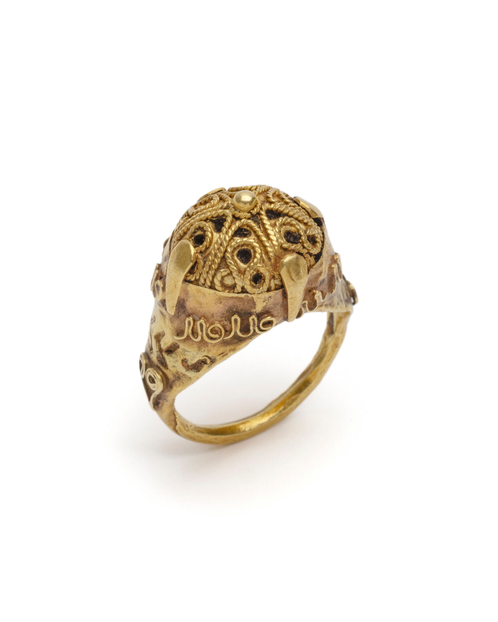 Fatimid gold filigree ringThe bezel features a domed filigree section set with claws, a (1 of 1)