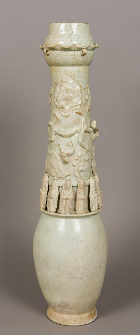 A large Chinese Song Dynasty celadon glazed pottery (1 of 1)