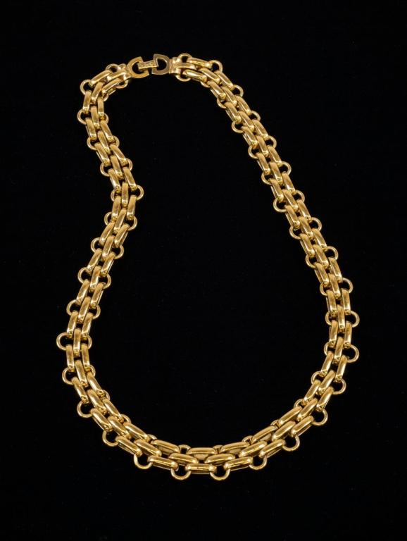 Christian Dior Woven GP Link Choker Necklace: Vintage Authentic CHRISTIAN DIOR Woven Gold Plated Link Choker Necklace. This authentic and rare Christian Dior choker necklace is in wonderful condition with minor surface wear, visible upon magnific
