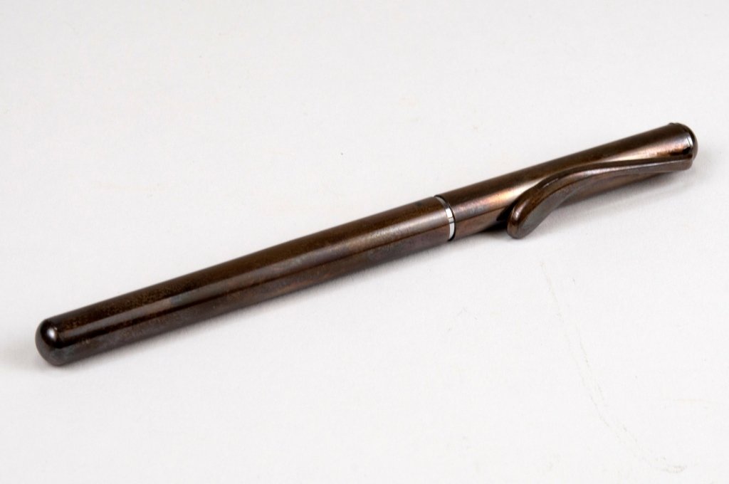 TIFFANY & CO Elsa Peretti Sterling Ballpoint Pen: Authentic TIFFANY & CO Elsa Peretti Sterling Silver Retractable Ballpoint Pen. Approximately 5" long. Includes box and pouch. Sterling silver. Some signs of use and wear, including tarnishing and some