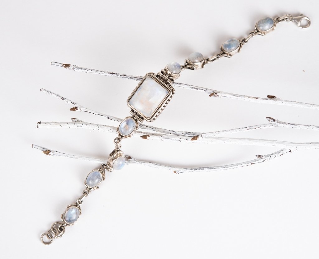 Vintage Sterling Silver & Moonstone Line Bracelet (1 of 6)