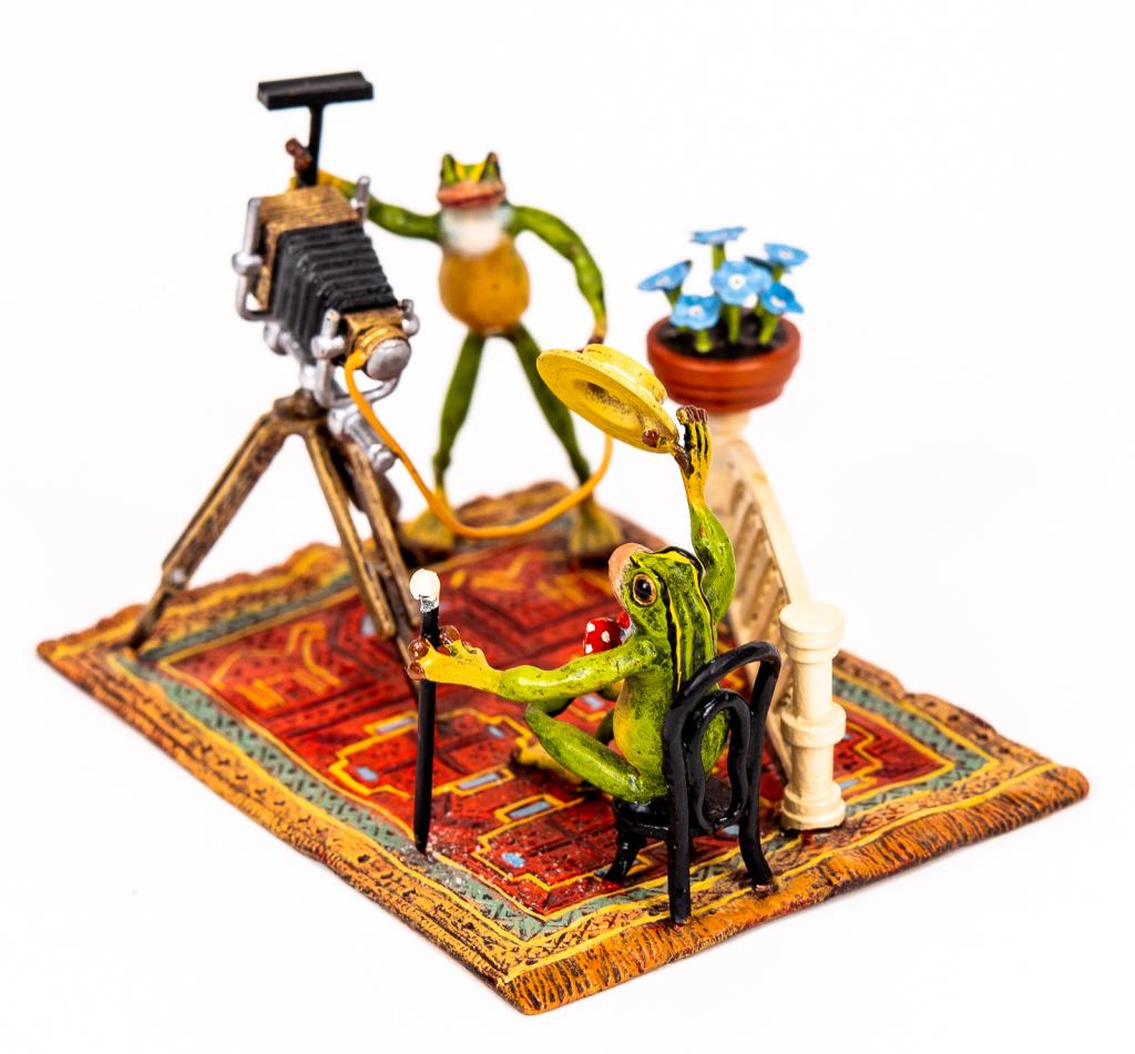 Bergmann Vienna Cold Painted Bronze Photo Frogs: Item/Description: Nam Greb Franz Bergmann Vienna Cold Painted Bronze - Frogs having a photo shoot. Signed "Nam Greb" (Bergman in reverse). Material: Bronze. Dimensions: Length: 3 1/2"; Width: 2 1/2"; 