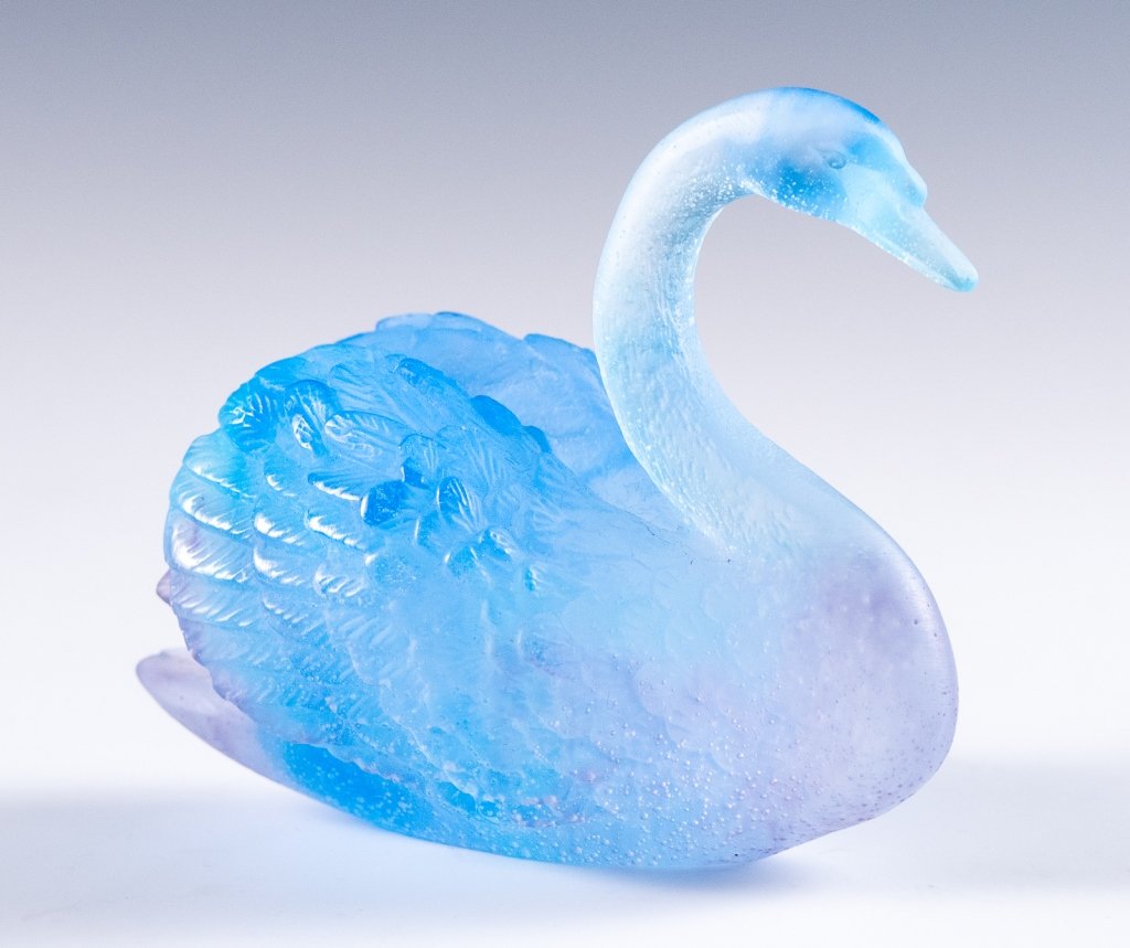 Daum France Pate De Verre Blue Swan: Item/Description: Signed blue art glass swan sculpture, Includes original Daum box as shown. Material: Glass. Dimensions: Height: 2 1/2"; Width: 3". Condition: Minor surface wear. No noticeable chips 