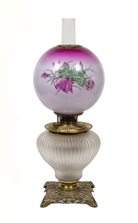 Antique B & H Rose Globe Kerosene Lamp (1 of 14)