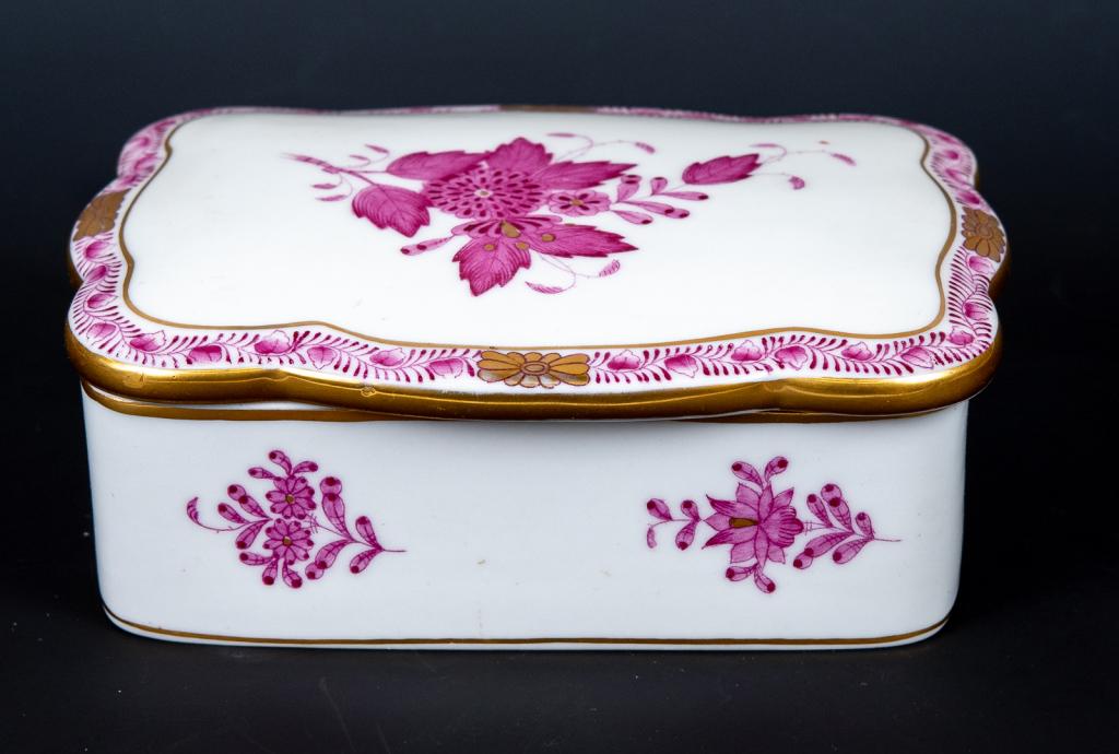 Herend Hungary Queen Victoria Porcelain Lidded Box (1 of 7)