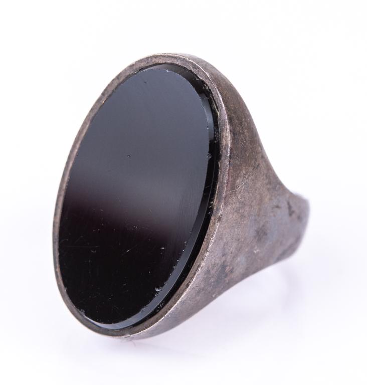 Vintage Sterling & Onyx Ring Signet Ring (1 of 8)