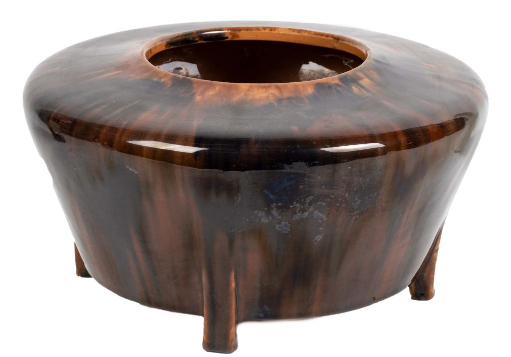 Wannopee Pottery Blended Glaze Footed Planter (1 of 7)