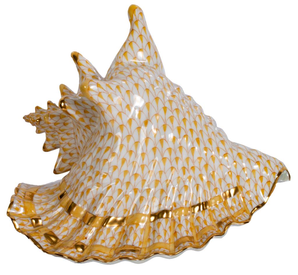 Herend Fishnet Butterscotch Conch Shell (1 of 10)