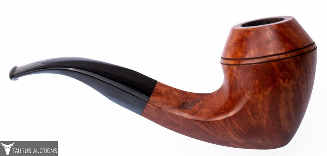 R. Wiley Bulldog Estate Pipe: Item/Description: Vintage American estate pipe by Randy Wiley. Stamped: Wiley / R. Wiley / 96 / 9. (Smoking Pipe, Tobacco Pipe, Tobacciana) Shape: Bulldog Bowl Material: Briar Stem Material: Acrylic S