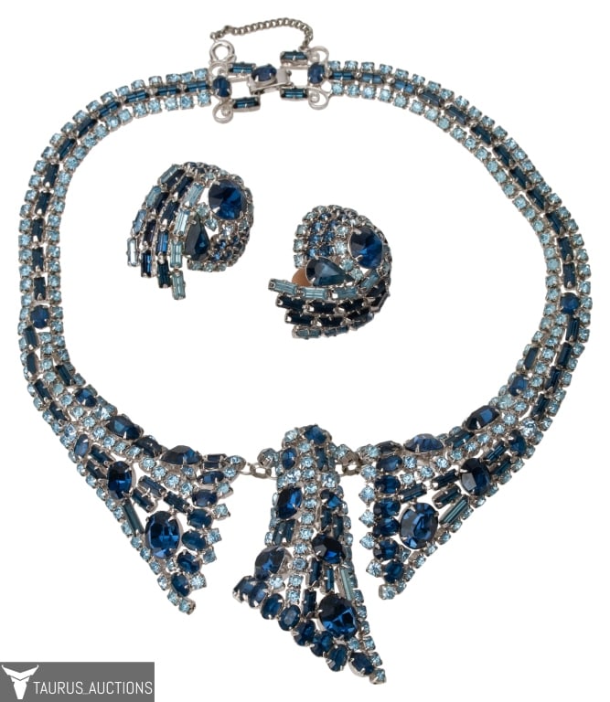 Crown Trifari Blue Rhinestone Demi Parure Boxed (1 of 11)