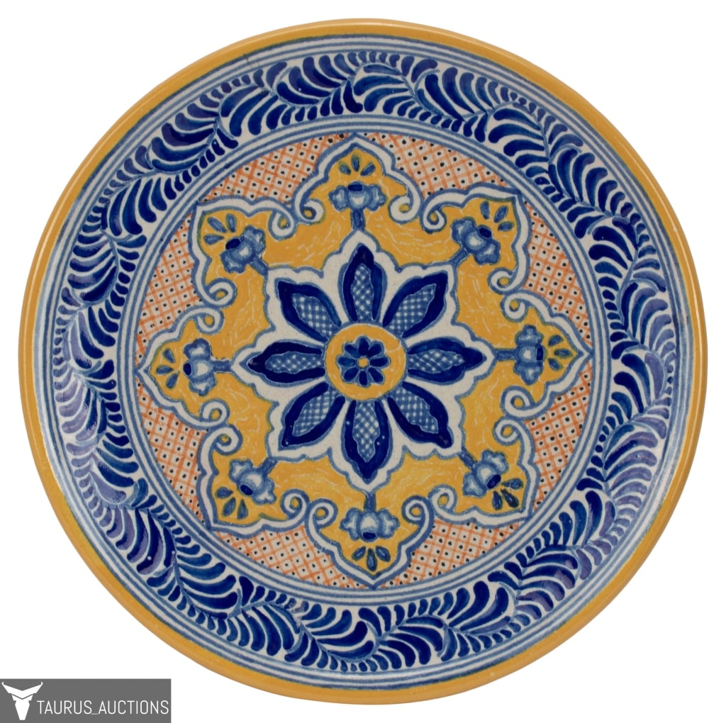 Ysauro Uriarte Talavera Charger, Blue & Yellow (1 of 8)