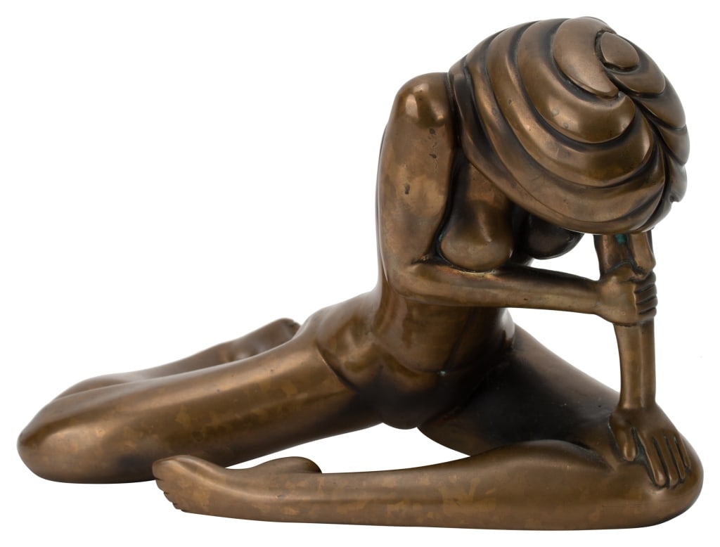 Tom Bennett - Bronze Nude Sculpture 'Secrets': Item/Description: Bronze sculpture of nude woman titled 'Secrets' by Tom Bennett. Signed, numbered and dated to foot. 1984, signed and editioned 198/250, with certificate of authenticity signed by art