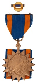 WWII US Air Medal, Ribbon & Bar Pin in Case