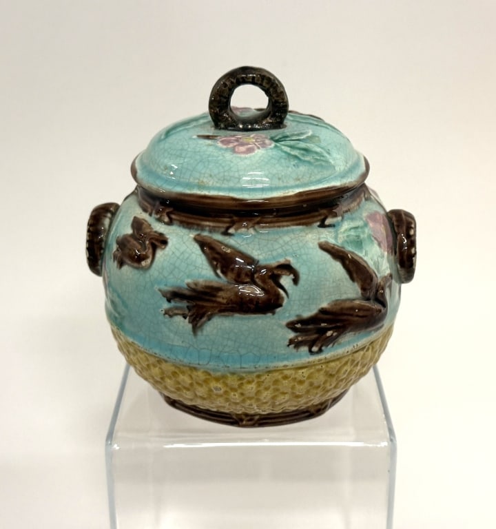 Majolica Flying Cranes Covered Sugar Bowl (1 of 10)