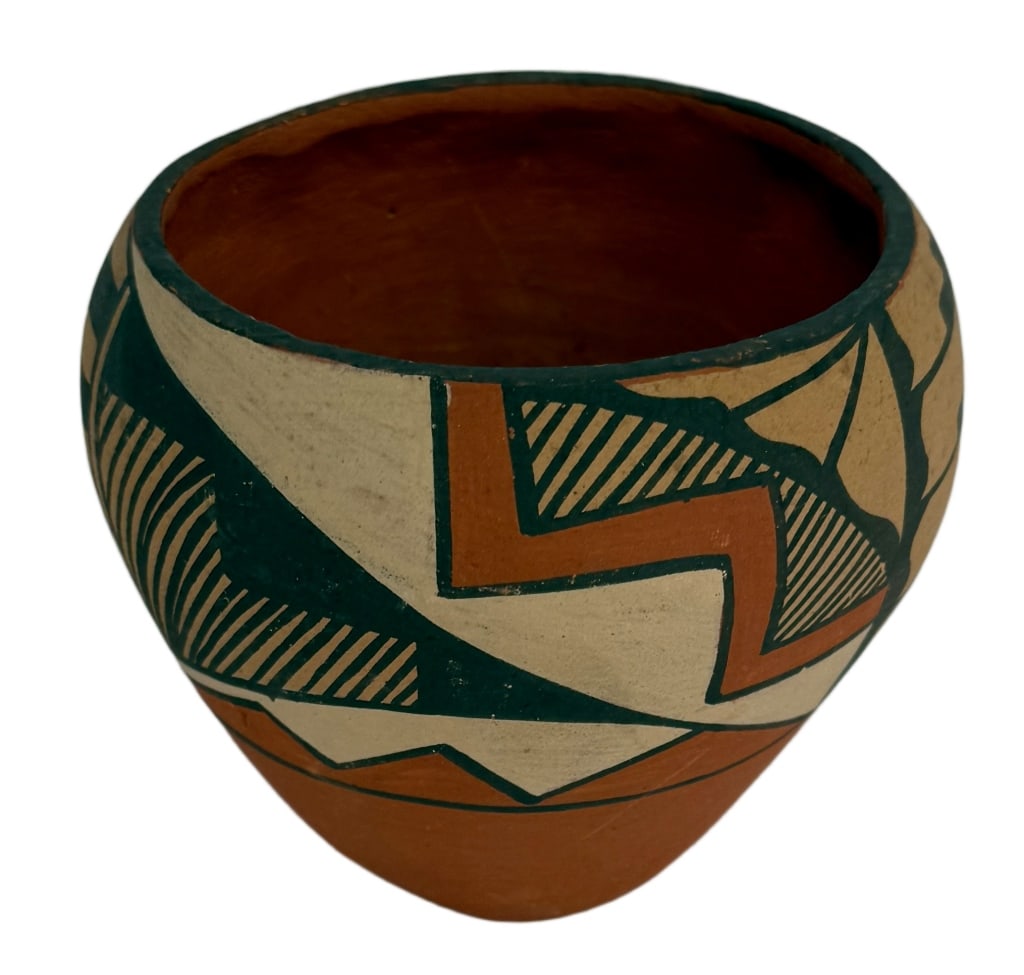 Native American Jemez Pueblo Pottery, Chinana (1 of 7)