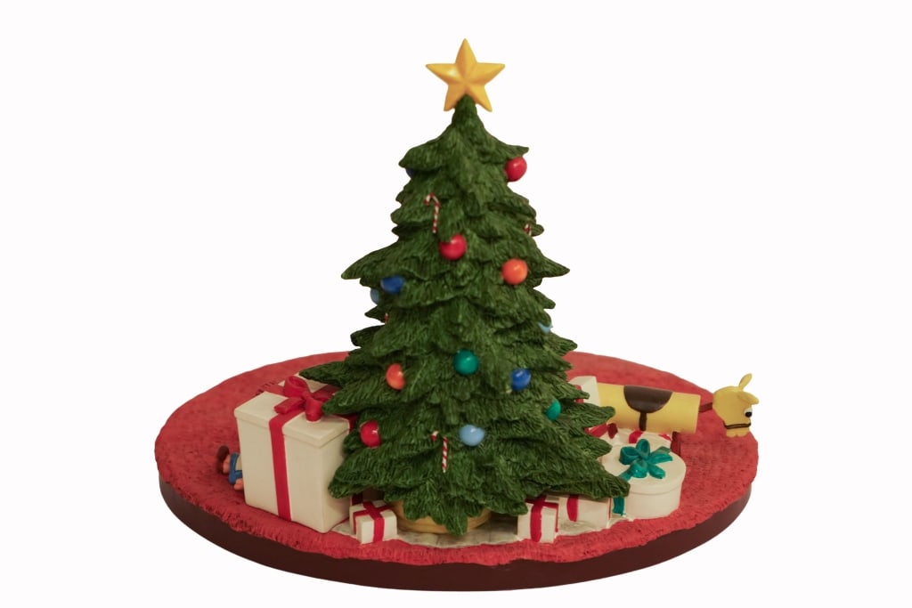 Goebel "Gift Wrapped (Christmas Morning)" Scape: Item/Description: Goebel Looney Tunes porcelain figurine titled "Gift Wrapped (Christmas Morning) scape". This limited edition collectible scene was released as part of the Goebel Spotlight series,