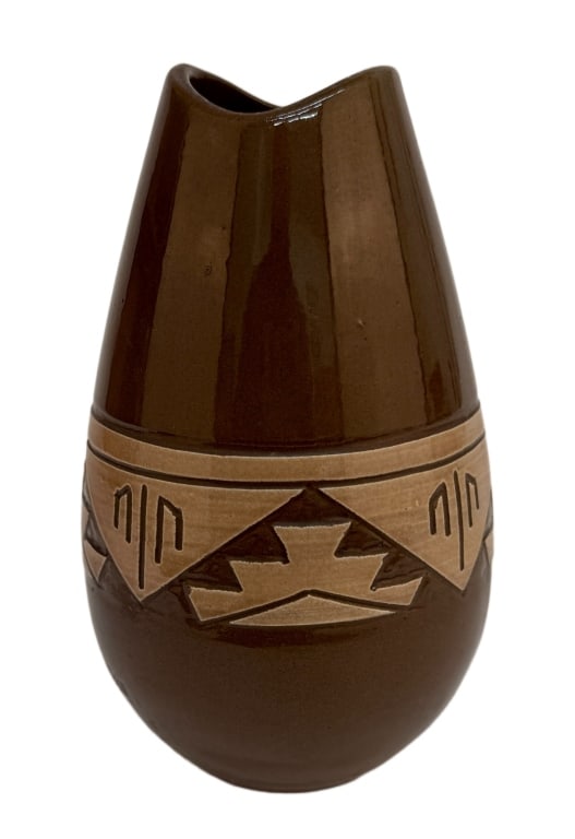 Signed Sioux Native American Pottery Vase: Item/Description: Geometric Sgraffito brown glazed ceramic vase. Signed to base: SPRCSD (Sioux Pottery Rapid City South Dakota) / Herd. Material: Ceramic Dimensions: Length: 4"; Width: 4";