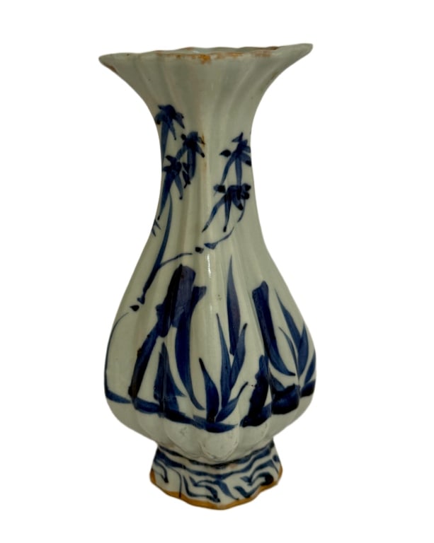 Blue & White Glazed Chinese Vase (1 of 9)