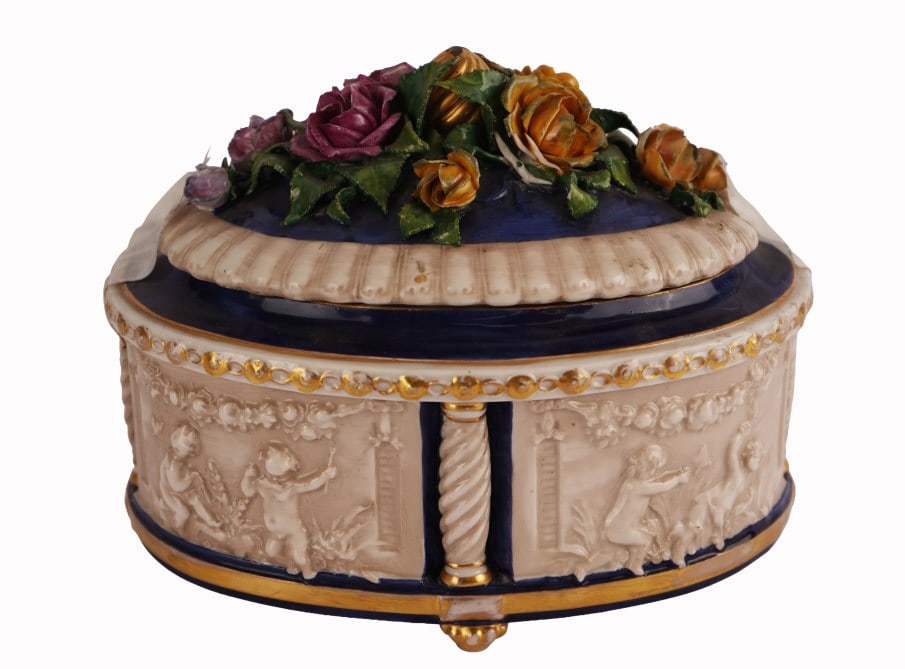 Capodimonte-Style Porcelain Covered Box (1 of 6)