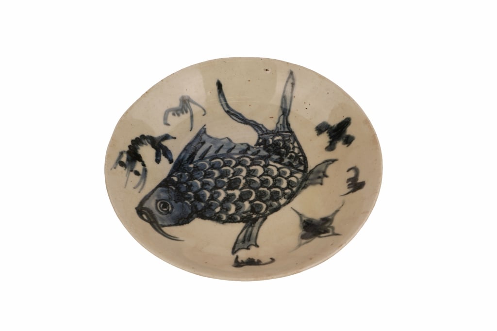 Chinese Swatow Blue & White Carp Dish (1 of 6)