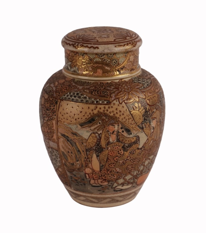 Japanese Satsuma Earthenware Ginger Jar (1 of 10)