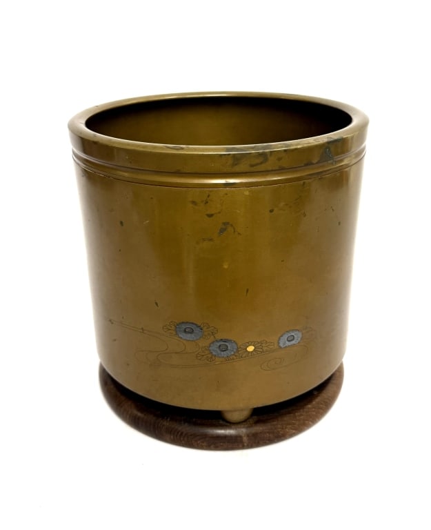 Japanese Bronze Hibachi / Planter (1 of 8)