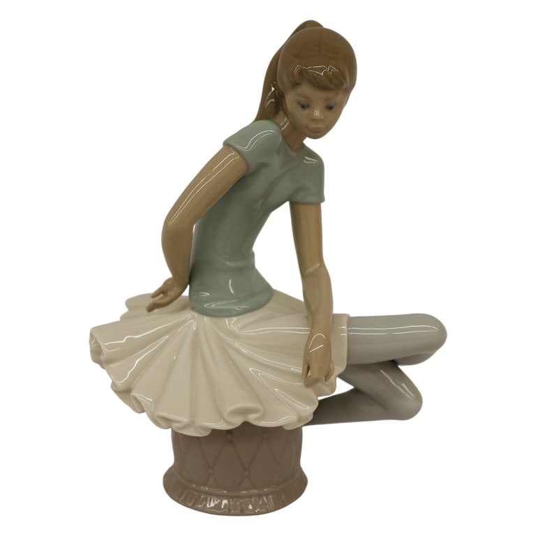 Lladro "Julia" Ballerina Porcelain Figurine (1 of 6)