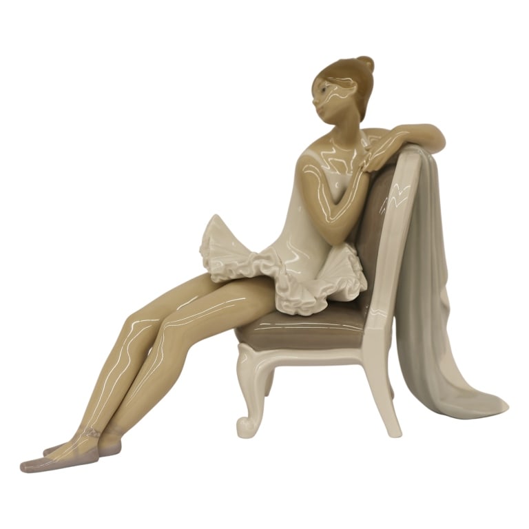 Lladro "Classic Dance" Porcelain Figurine (1 of 6)