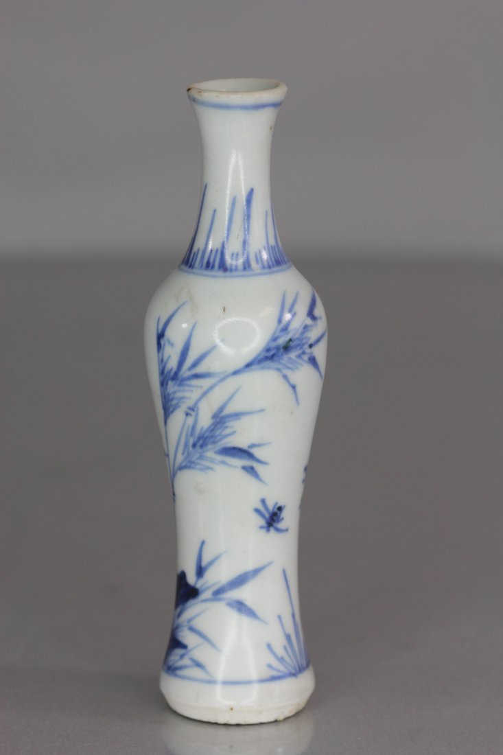 Small Blue and white Vase (1 of 3)