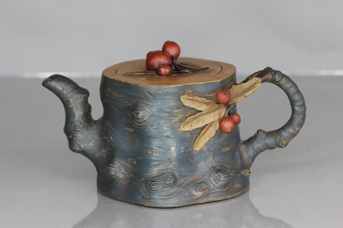 YiXing Zisha Tea Pot signed (1 of 4)